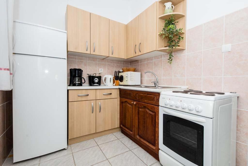 Apartmani Luka Banjol Exteriér fotografie