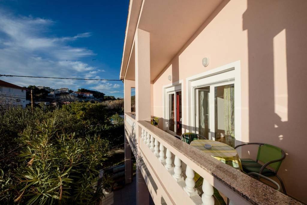 Apartmani Luka Banjol Exteriér fotografie