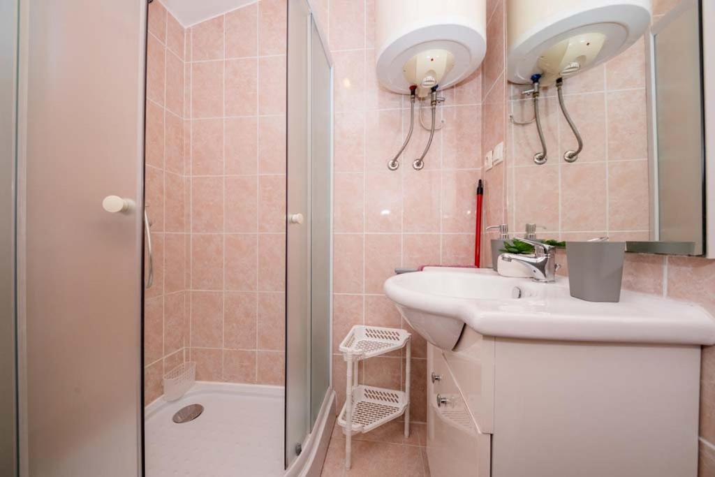Apartmani Luka Banjol Exteriér fotografie